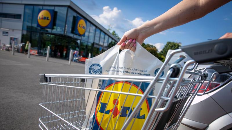 A magyar Lidl vásárlók pánikba estek, miután napvilágot látott, hogy EZT keverték a pékáruikhoz.