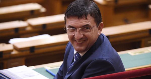 Navracsics a korábbi Állami Számvevőszék elnökével együttműködve vizsgálja meg Budapest költségvetését, hogy átláthatóbbá és hatékonyabbá tegye a főváros pénzügyeit.