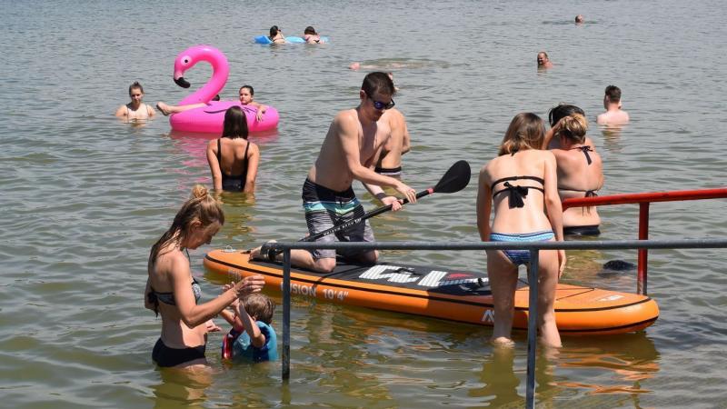Faddon egy új, varázslatos strandot alakítanak ki, ahol a látogatók élvezhetik a homokos partot és a festői sétányt is. Az új létesítmény tökéletes helyszín lesz a pihenésre és a szórakozásra, lehetőséget teremtve a családoknak és baráti társaságoknak egy