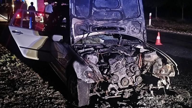 Évente számos autó gyullad ki, ezért a tűzoltók azt tanácsolják, hogy ha a jármű füstölni kezd, azonnal tegyünk intézkedéseket.