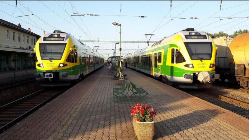 Repcevonatok Oroszlányban: Újdonság az S12-es járatok kínálatában!