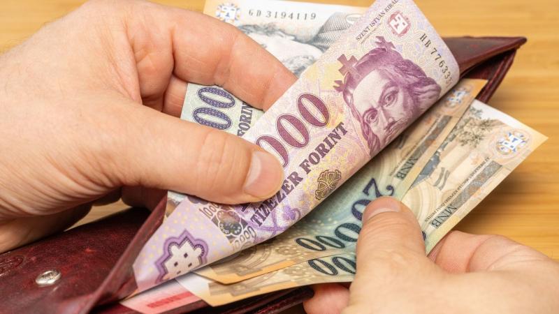 A forint árfolyama új csúcsokat döntöget, és most bemutatjuk, mi húzódik meg a jelenség mögött.