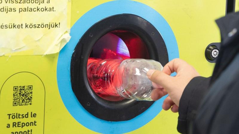 A palackvisszaváltás Nyíregyházán igazi kihívás lehet, és aki óvatlan, könnyen pórul járhat. Itt nemcsak a környezetvédelem fontos, hanem a figyelem és a precizitás is, mert egy kis figyelmetlenség súlyos következményekkel járhat. Érdemes tehát alaposan ü