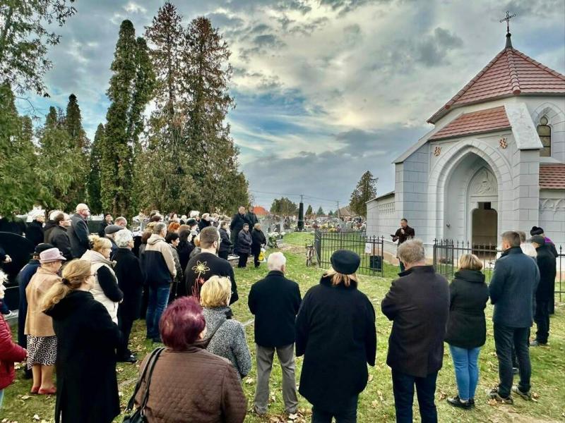 Az utolsó zselízi grófnő emléke | ma7.sk

A zselízi grófnő története nem csupán egy család krónikáját meséli el, hanem egy egész korszak szellemét is megeleveníti. Az ő életútja tele volt kihívásokkal, álmokkal és sorsfordító eseményekkel, amelyek a törté