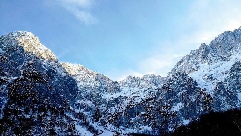 Tragikus esemény történt a Kamniki-Alpokban, ahol sajnálatos módon holtan bukkantak rá az eltűnt magyar túrázóra – számolt be róla a Liner.hu.