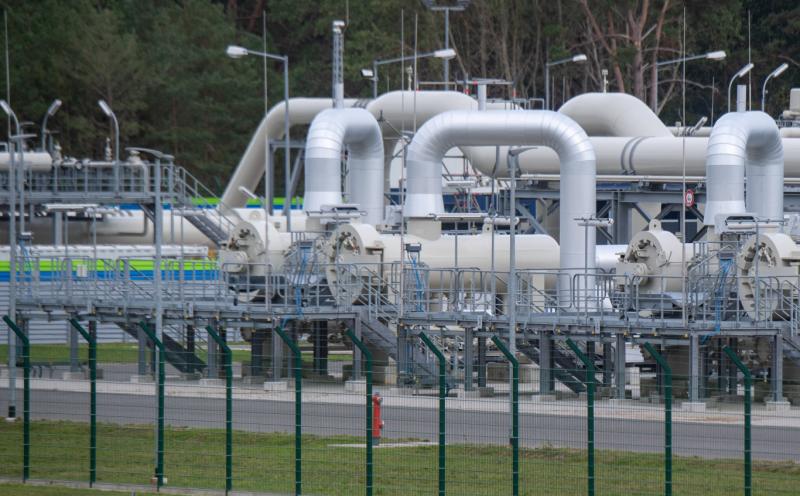A 18. szankciós csomag célkeresztjében az orosz energiaszektor és a bankrendszer áll, amely jelentős hatással lehet Moszkva gazdasági helyzetére.