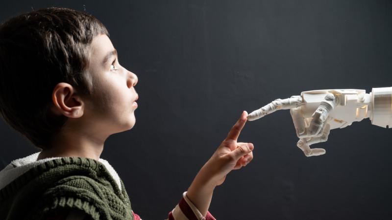 Palkovics László hangsúlyozta, hogy Magyarország rendelkezik a szükséges technológiai háttérrel ahhoz, hogy humanoid robotokat gyártson.