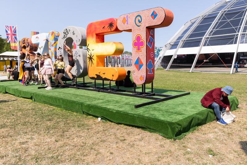 Újabb csapás a Sziget Fesztiválnak: másodszor is meghiúsult a szerződésbontás, ami veszélyeztetheti a 2026-os esemény megrendezését.