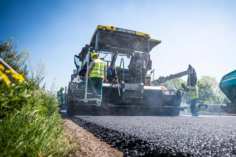 Kéthetes forgalomkorlátozás kezdődik az M0-ás autóúton, ami miatt jelentős dugókra lehet számítani. Érdemes előre tervezni az utazásokat és alternatív útvonalakat keresni!