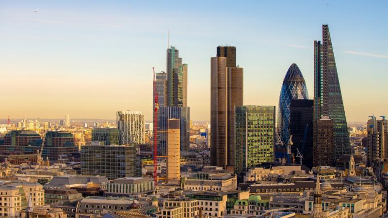 Lenyűgöző lehetőségeket kínál az európai nyugdíjpénztárak világa, amely révén forradalmasíthatja a piaci színtéren való megjelenést. Ez a dinamikus szektor számos izgalmas lehetőséget rejt magában, amelyekkel valóban kiemelkedő sikereket érhet el.