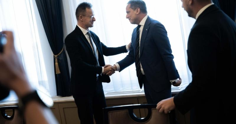 Szijjártó Péter kifejezte háláját Robert Palladino amerikai ügyvivőnek a budapesti missziójának során végzett munkájáért. | Demokrata