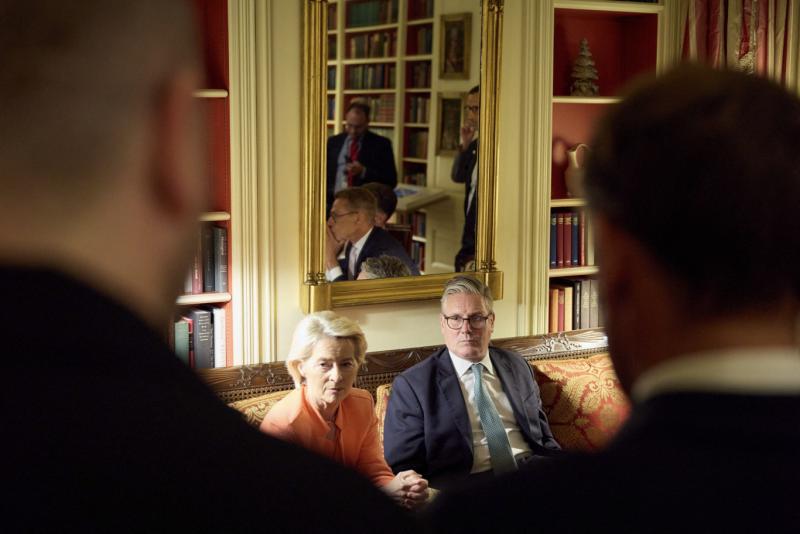 Az európai vezetők keserűen panaszkodnak, ám van egy személy, aki kifejezetten örömmel fogadta Trump ultimátumát.