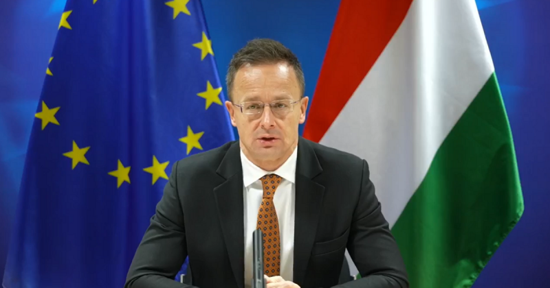 Szijjártó Péter komoly aggodalmát fejezte ki az ukrajnai béketerv kapcsán, hangsúlyozva a helyzet súlyos kockázatait.