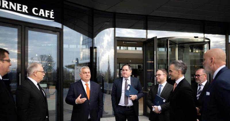 Újra itt a feszültség pillanata, hiszen a magyar gazdaság egy kulcsfontosságú döntés küszöbén áll.